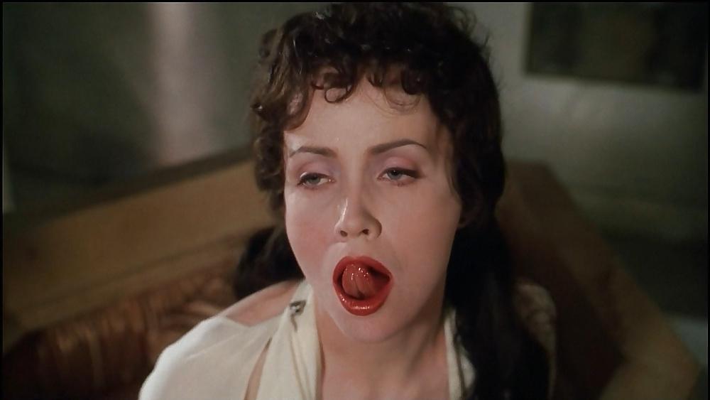 20P Vampires Girls
