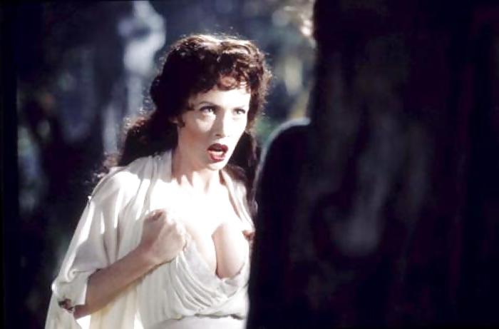 20P Vampires Girls