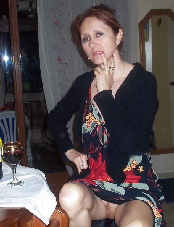 24P Mature Upskirt - 5