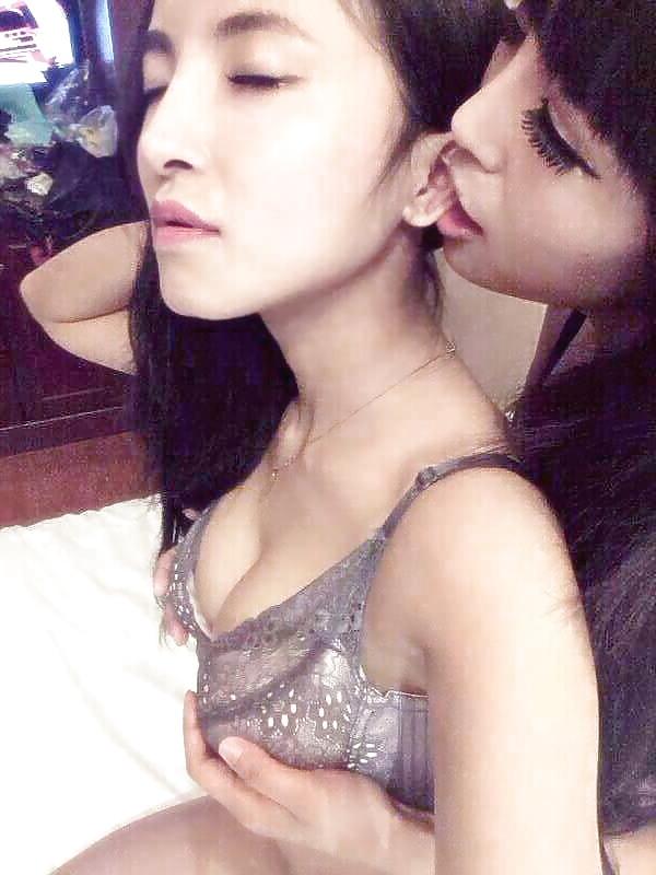 8P WeChat - Asian Chinese Lesbian Couple