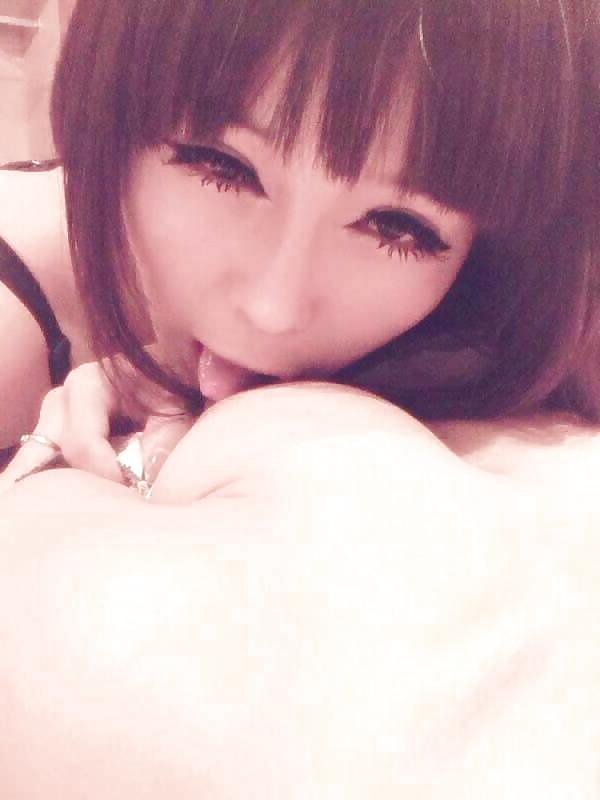 8P WeChat - Asian Chinese Lesbian Couple