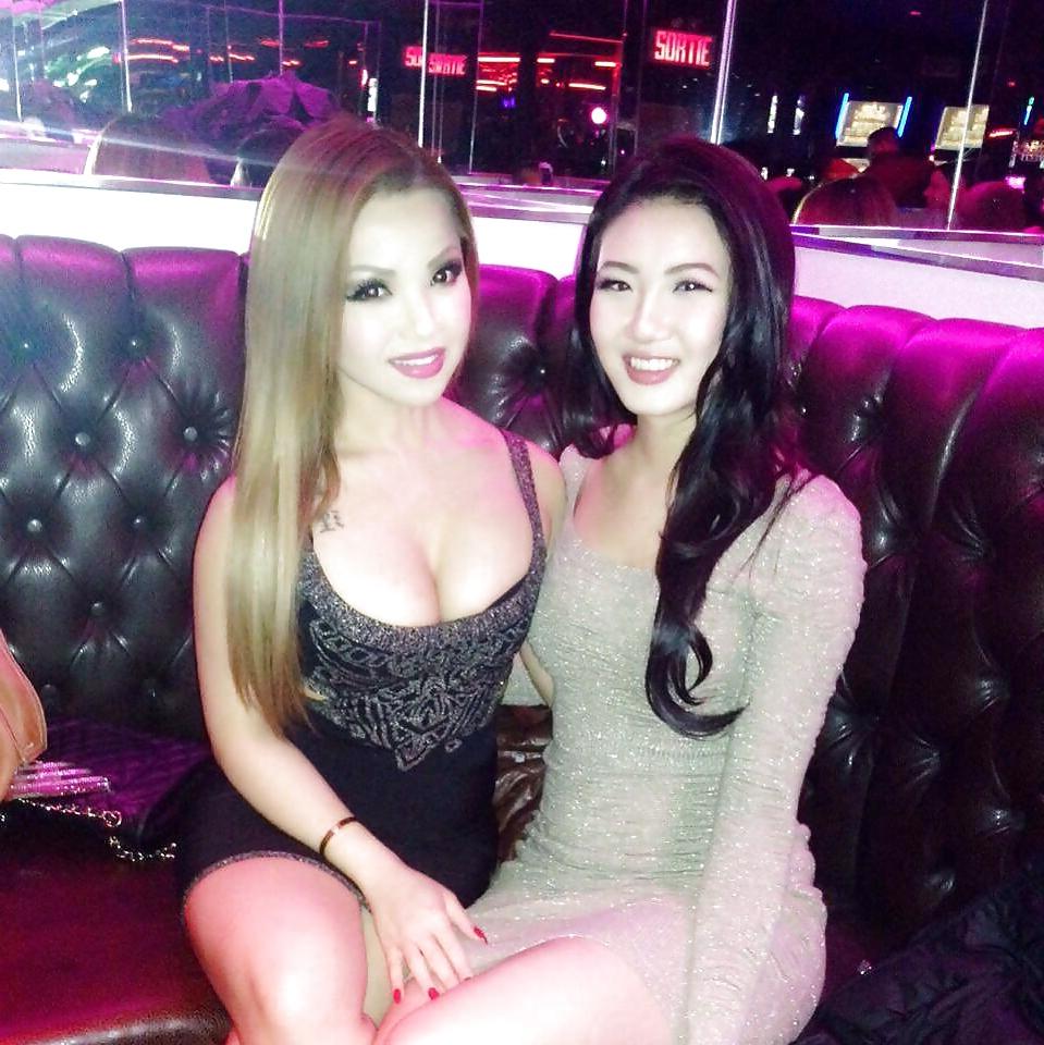25P Thick sexy asian girls