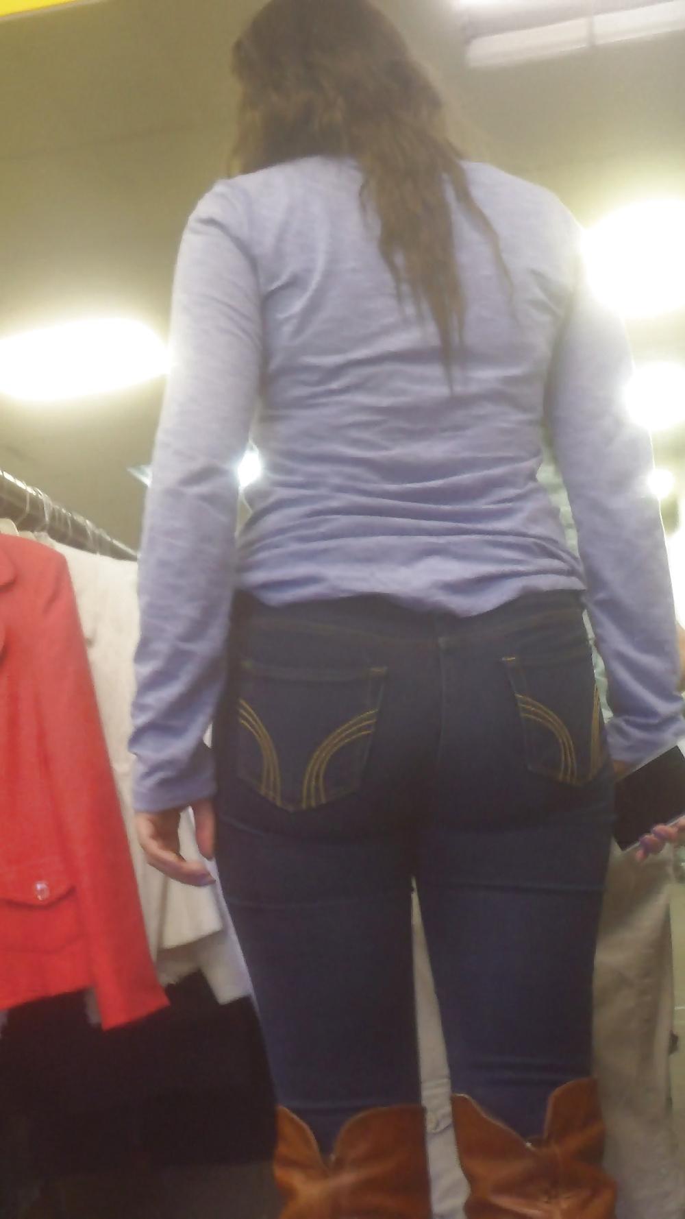 25P Sexy Latina teen ass & butt in tight jeans 