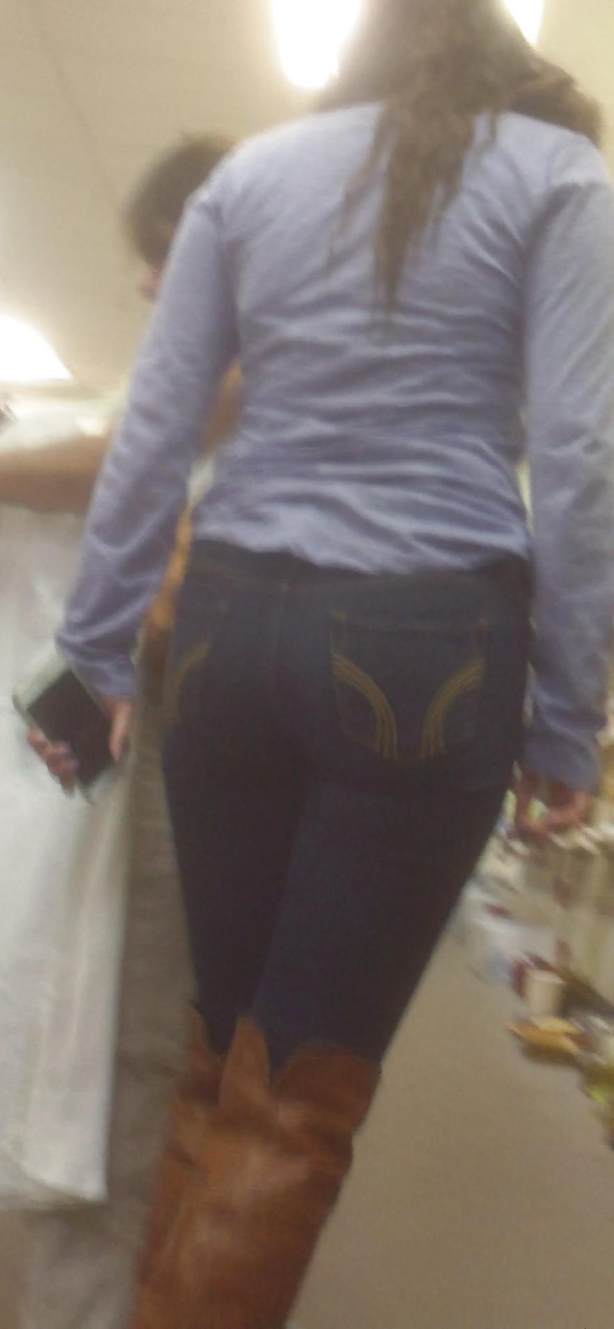 25P Sexy Latina teen ass & butt in tight jeans 