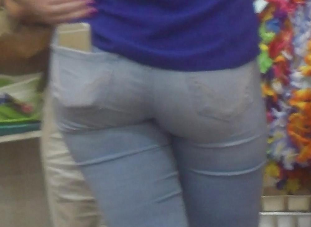25P Sexy Latina teen ass & butt in tight jeans 