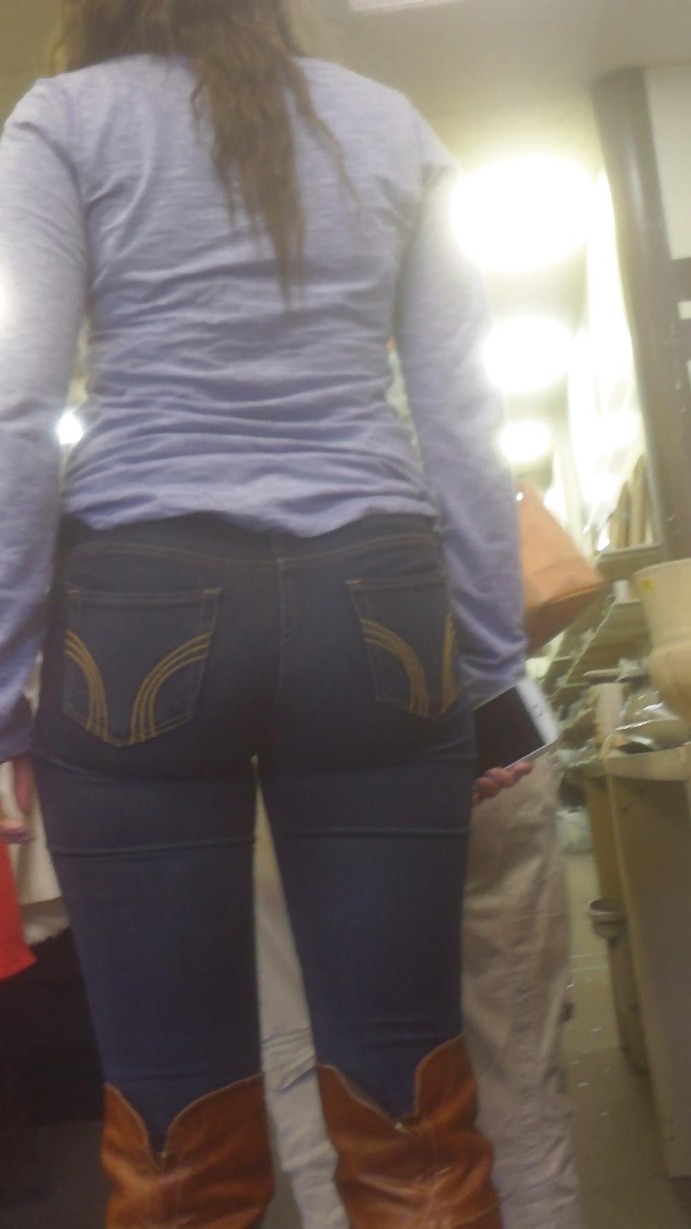 25P Sexy Latina teen ass & butt in tight jeans 
