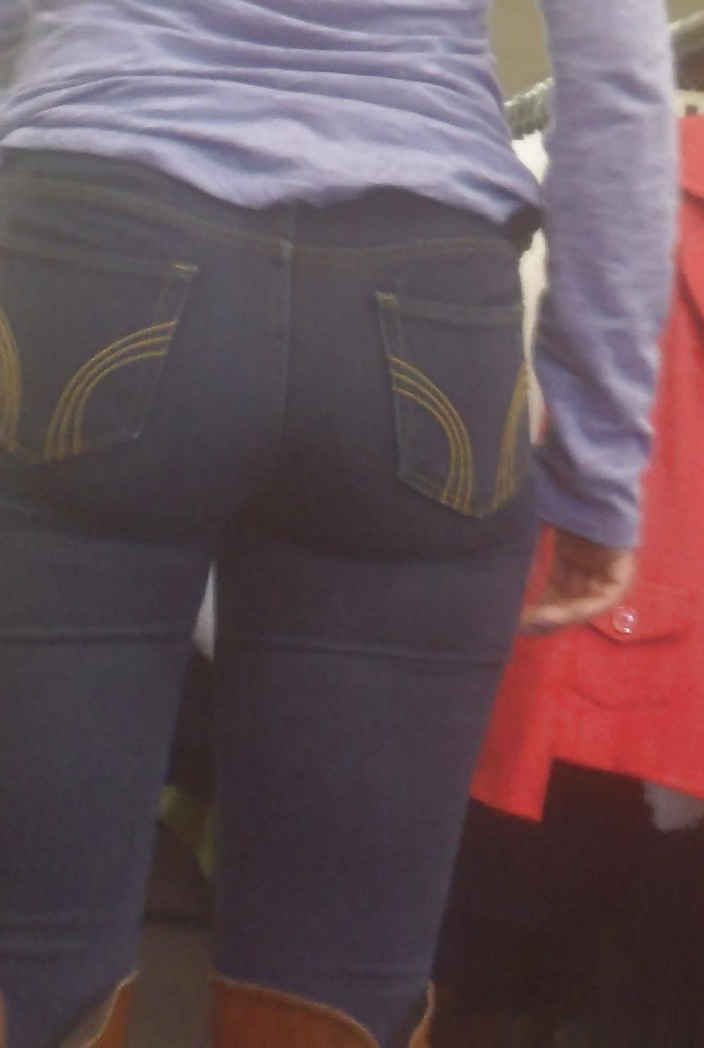 25P Sexy Latina teen ass & butt in tight jeans 