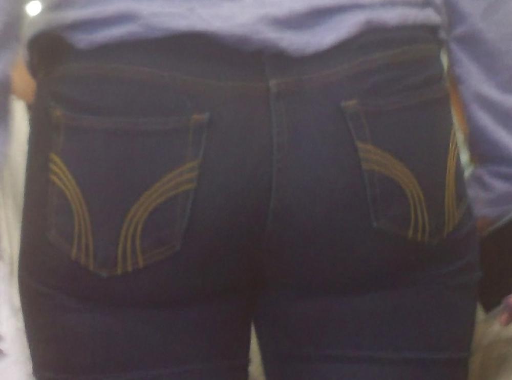 25P Sexy Latina teen ass & butt in tight jeans 