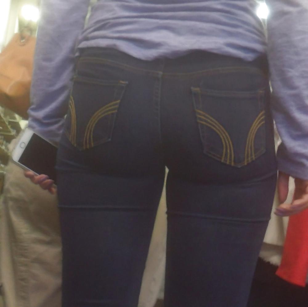 25P Sexy Latina teen ass & butt in tight jeans 
