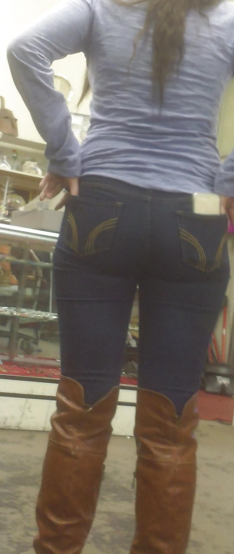 25P Sexy Latina teen ass & butt in tight jeans 