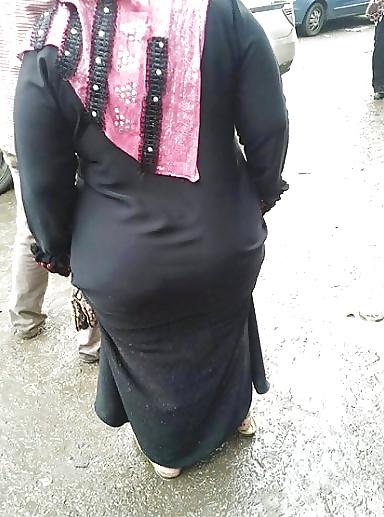 25P Arabe big butt