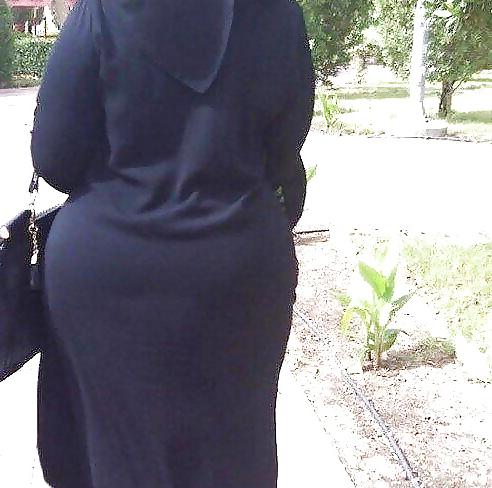 25P Arabe big butt