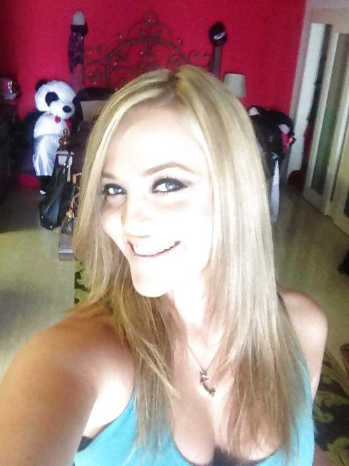 25P Bubble Butt Selfies