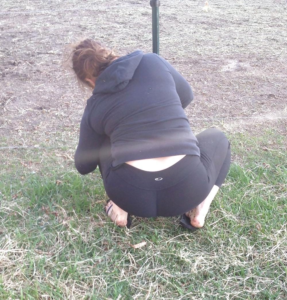 21P Candid Friend's Thick Bubble Butt