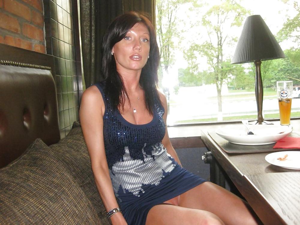25P Moms Non Nude
