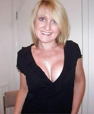 25P Moms Non Nude