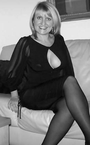 25P Moms Non Nude