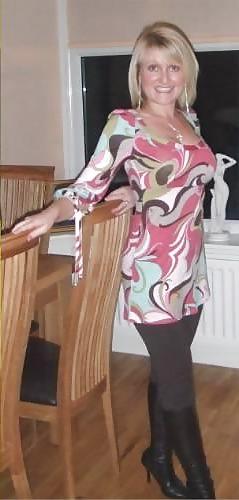 25P Moms Non Nude