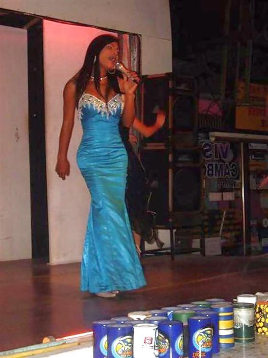 25P Ladyboy Kim aus Pattaya