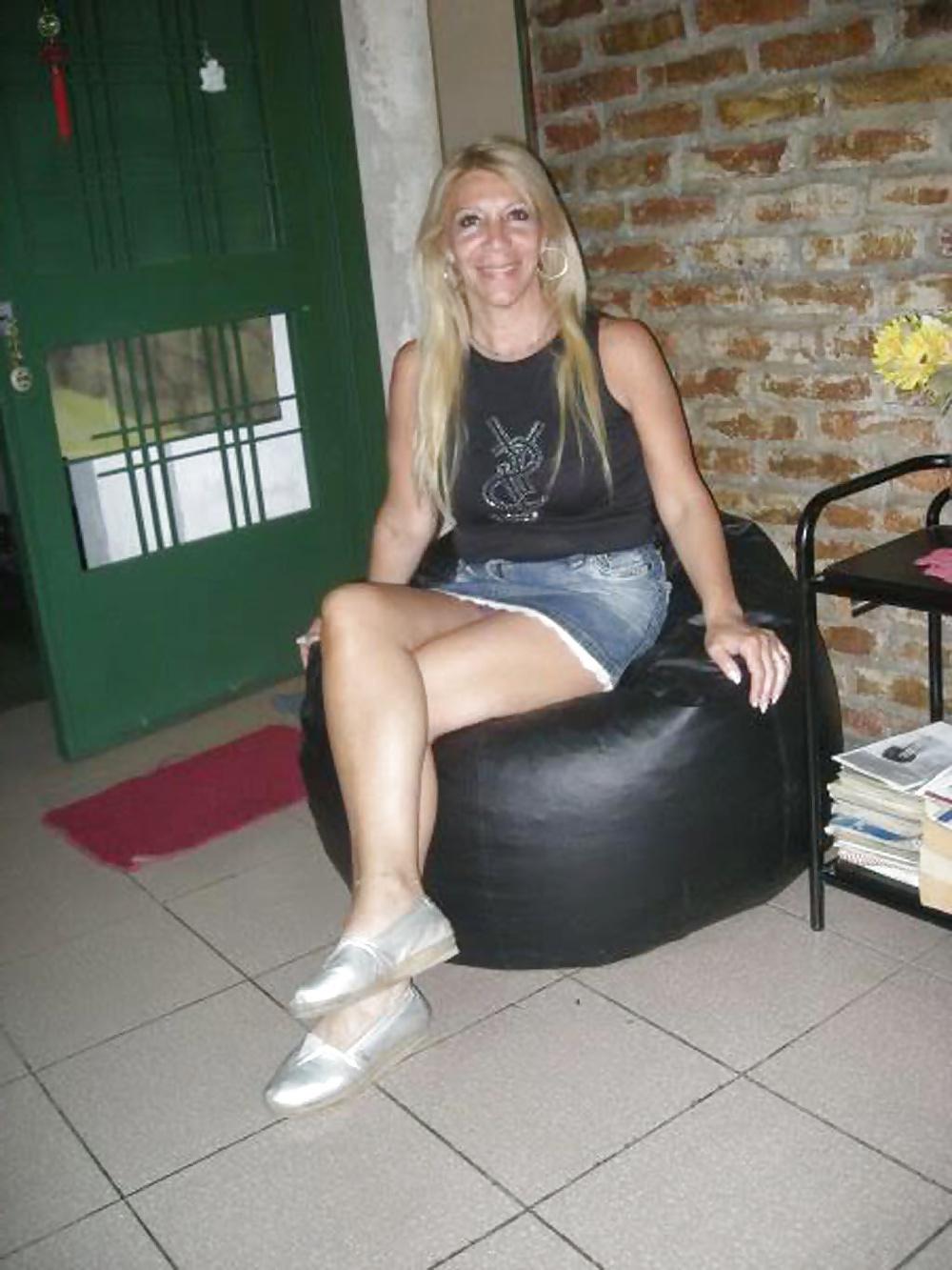 23P Blondes Moms Non Nude