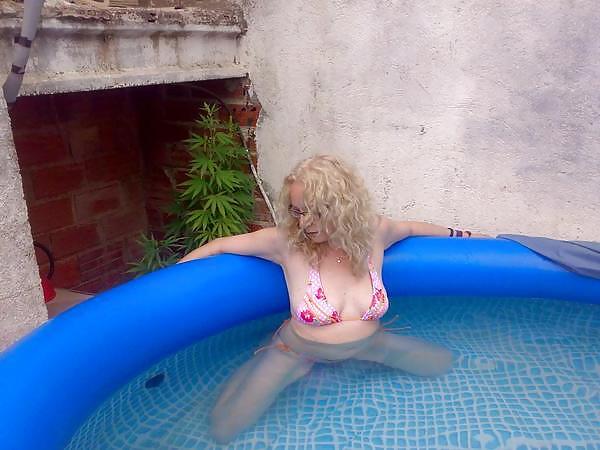 23P Blondes Moms Non Nude