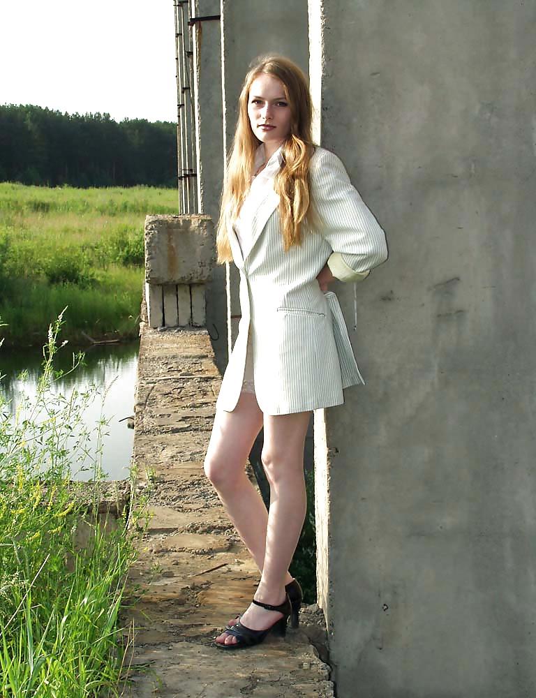 25P Natural young lady dresses retro 5