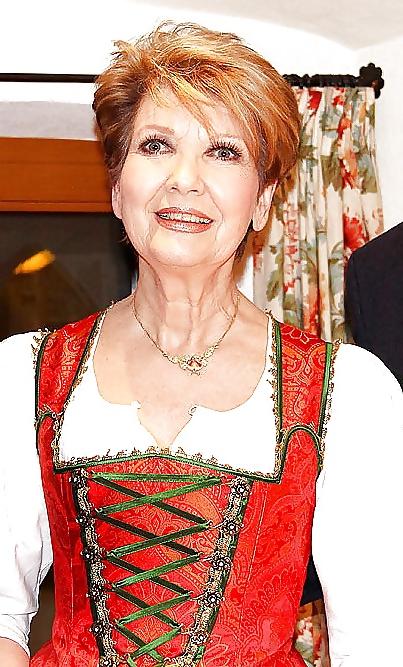25P Dirndl