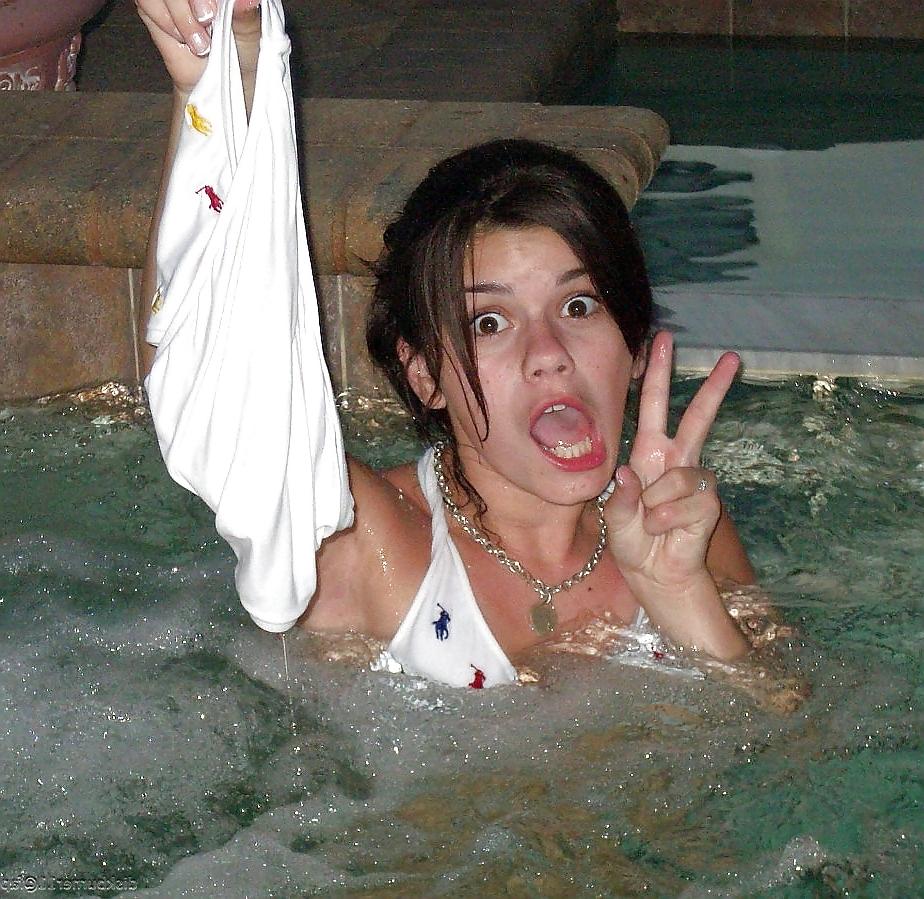 20P Brunette Non Nude