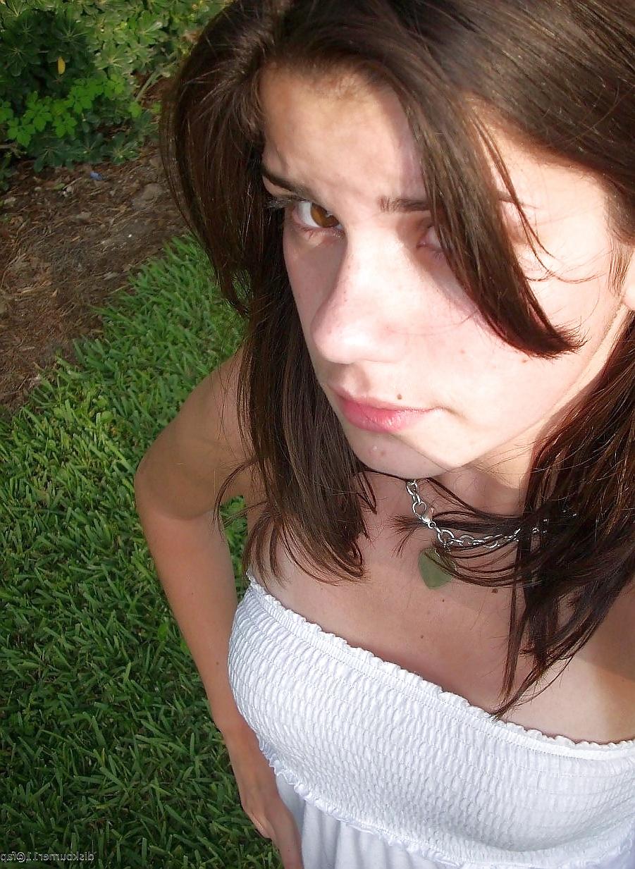 20P Brunette Non Nude