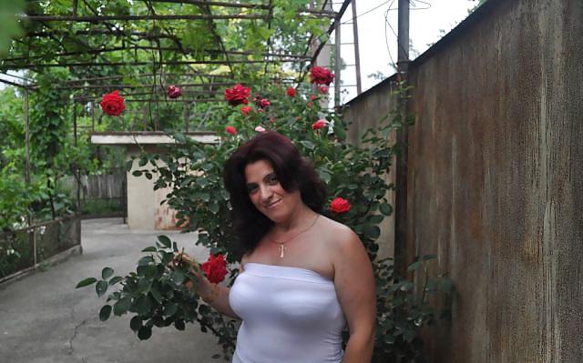 25P MEGA HOT SUPER MATURE RUSSIAN