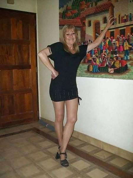 25P Blondes Moms Non Nude