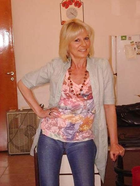 25P Blondes Moms Non Nude
