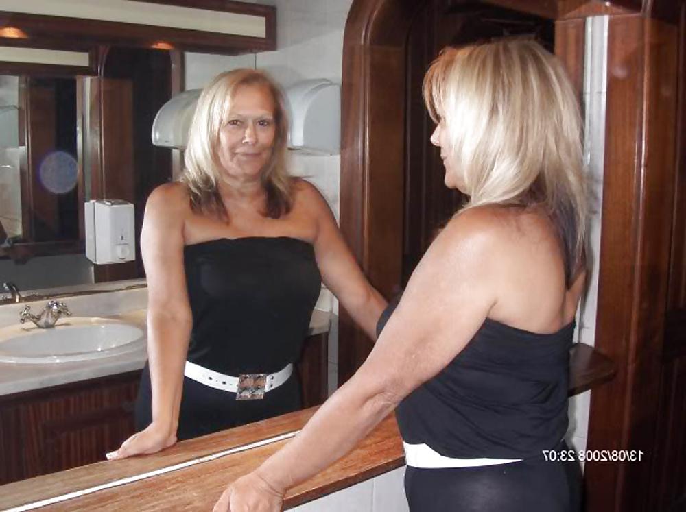 25P Blondes Moms Non Nude
