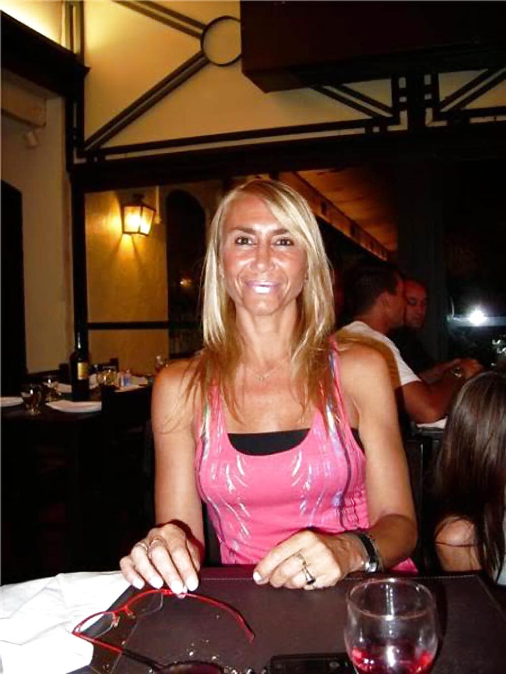 25P Blondes Moms Non Nude