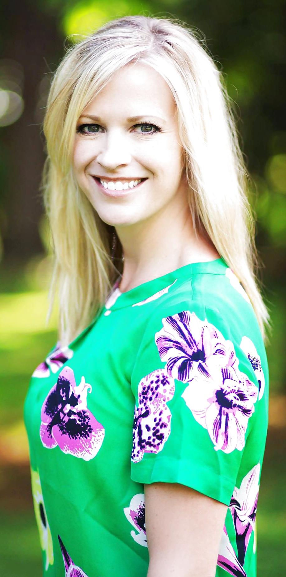 25P Blondes Moms Non Nude