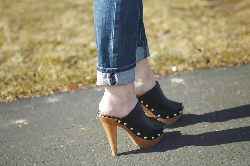 25P High heel mules and clogs
