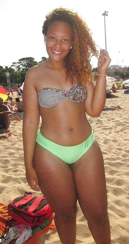25P Who doesnt love bikini girls??