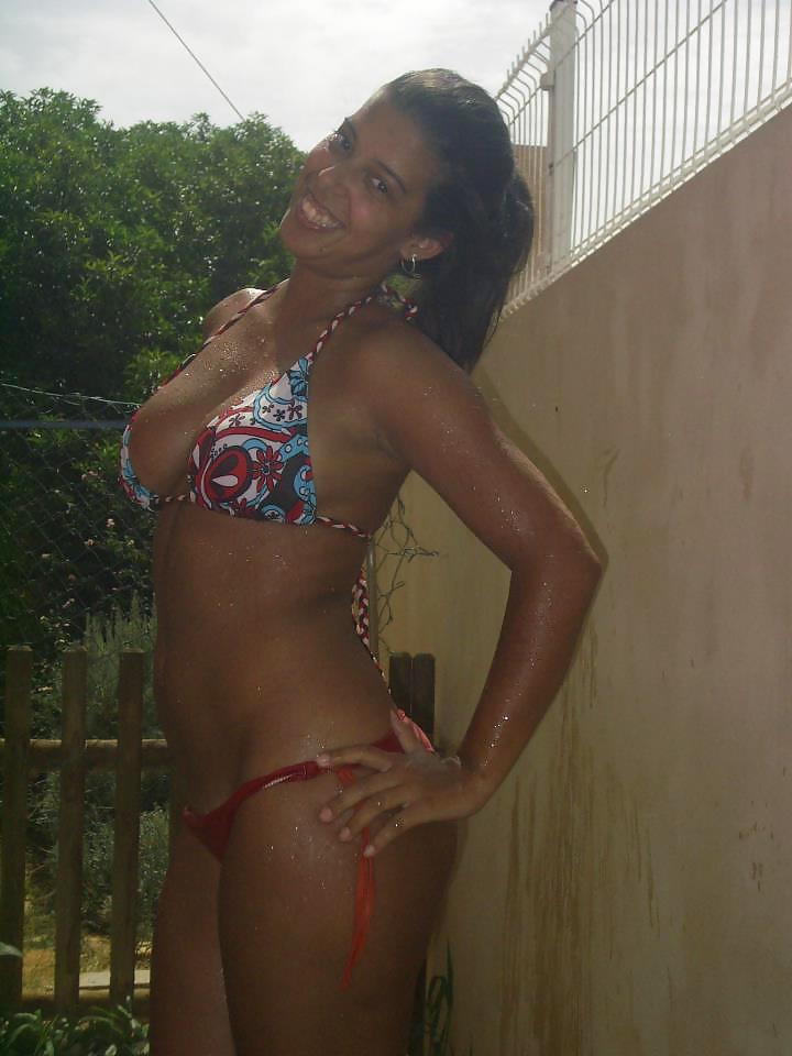 25P Who doesnt love bikini girls??