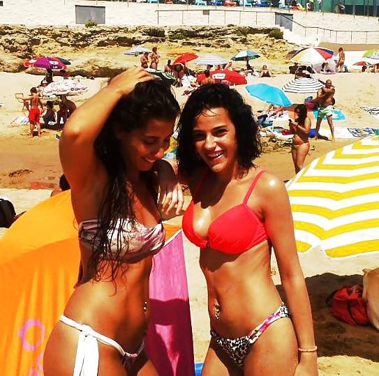 25P Who doesnt love bikini girls??