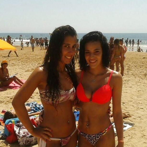 25P Who doesnt love bikini girls??