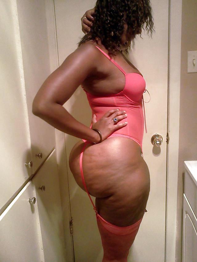 25P Huge ebony booty 6