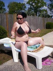 25P Sexy Plumpers in bikini