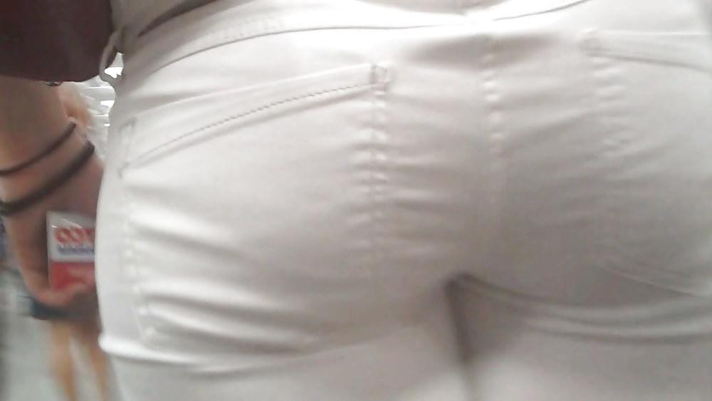 25P Nice sexy ass & butt in white jeans looking good