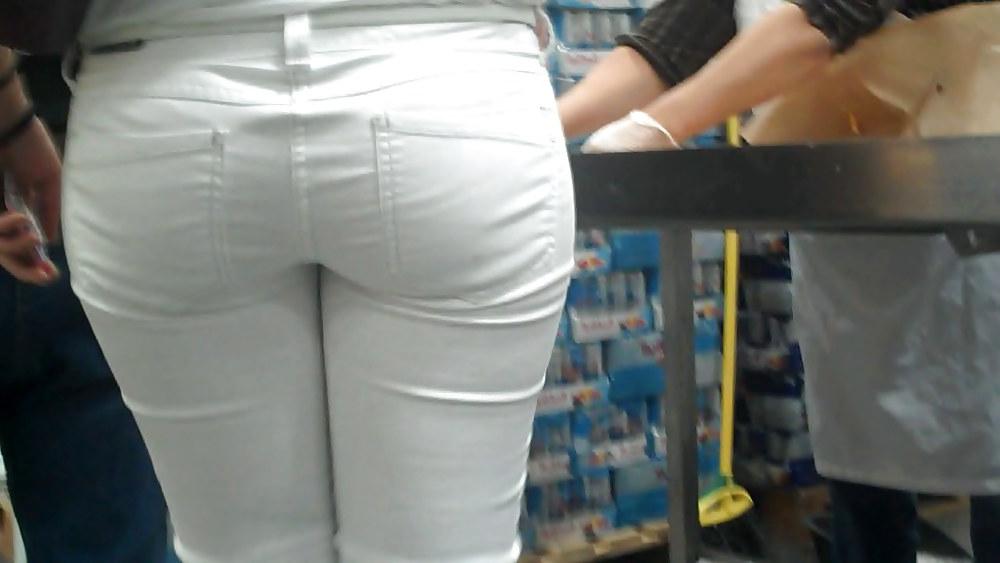 25P Nice sexy ass & butt in white jeans looking good