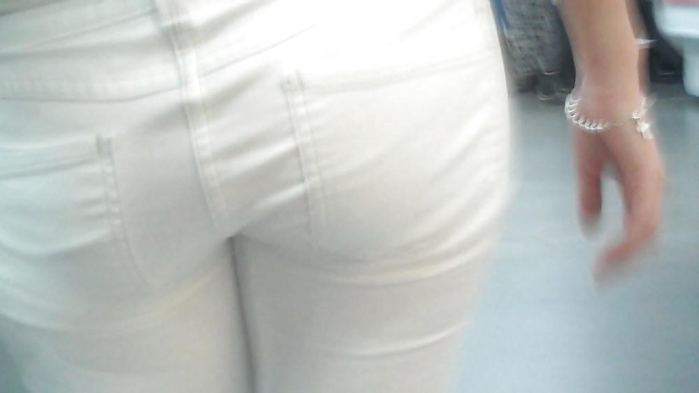 25P Nice sexy ass & butt in white jeans looking good