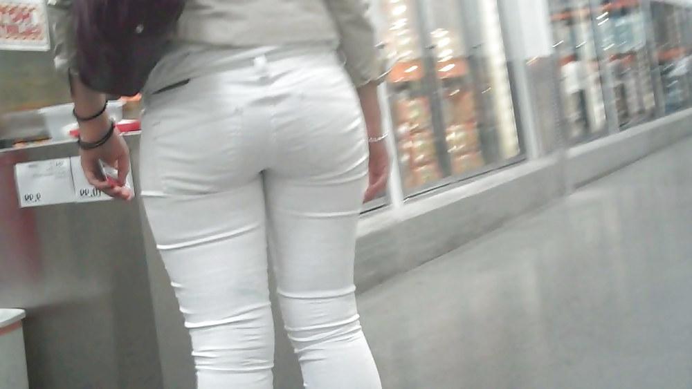 25P Nice sexy ass & butt in white jeans looking good