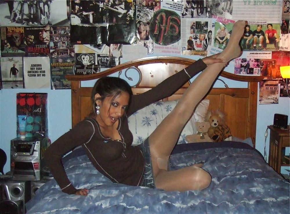 16P UPSKIRT - WIE SIEHT ES DRUNTER AUS 2 ?