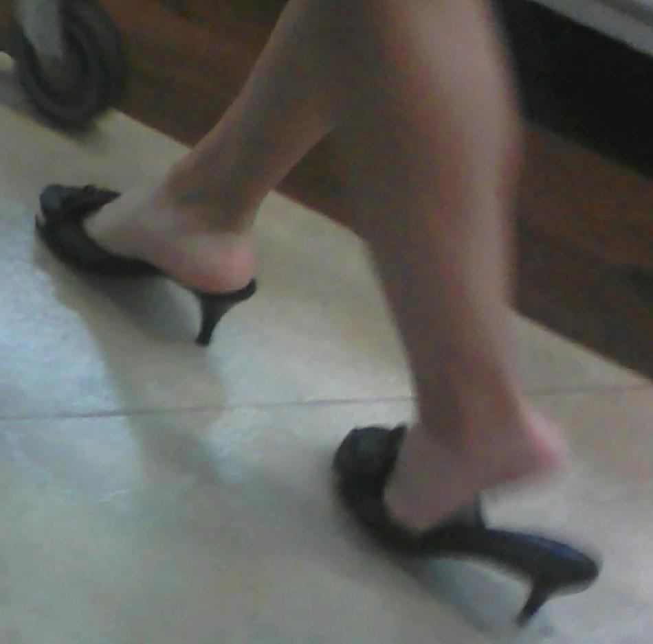 25P Asian feet