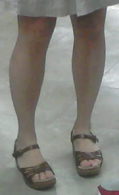 25P Asian feet