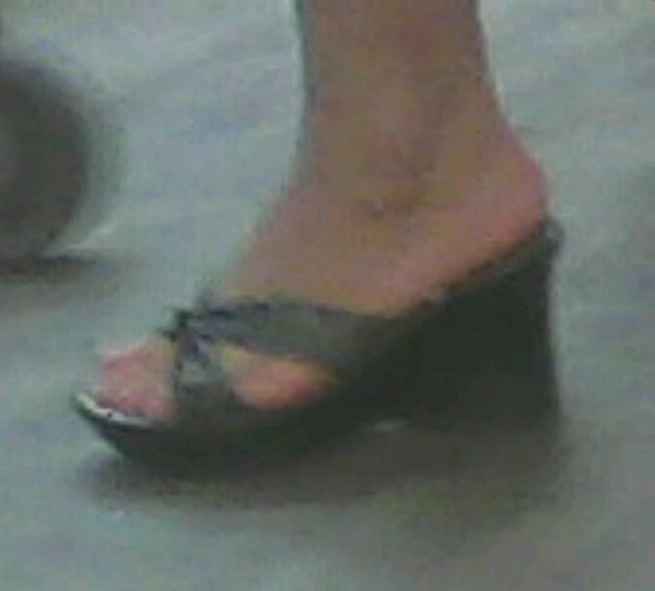 25P Asian feet